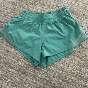 Lululemon low-rise lined short 2.5” in aqua